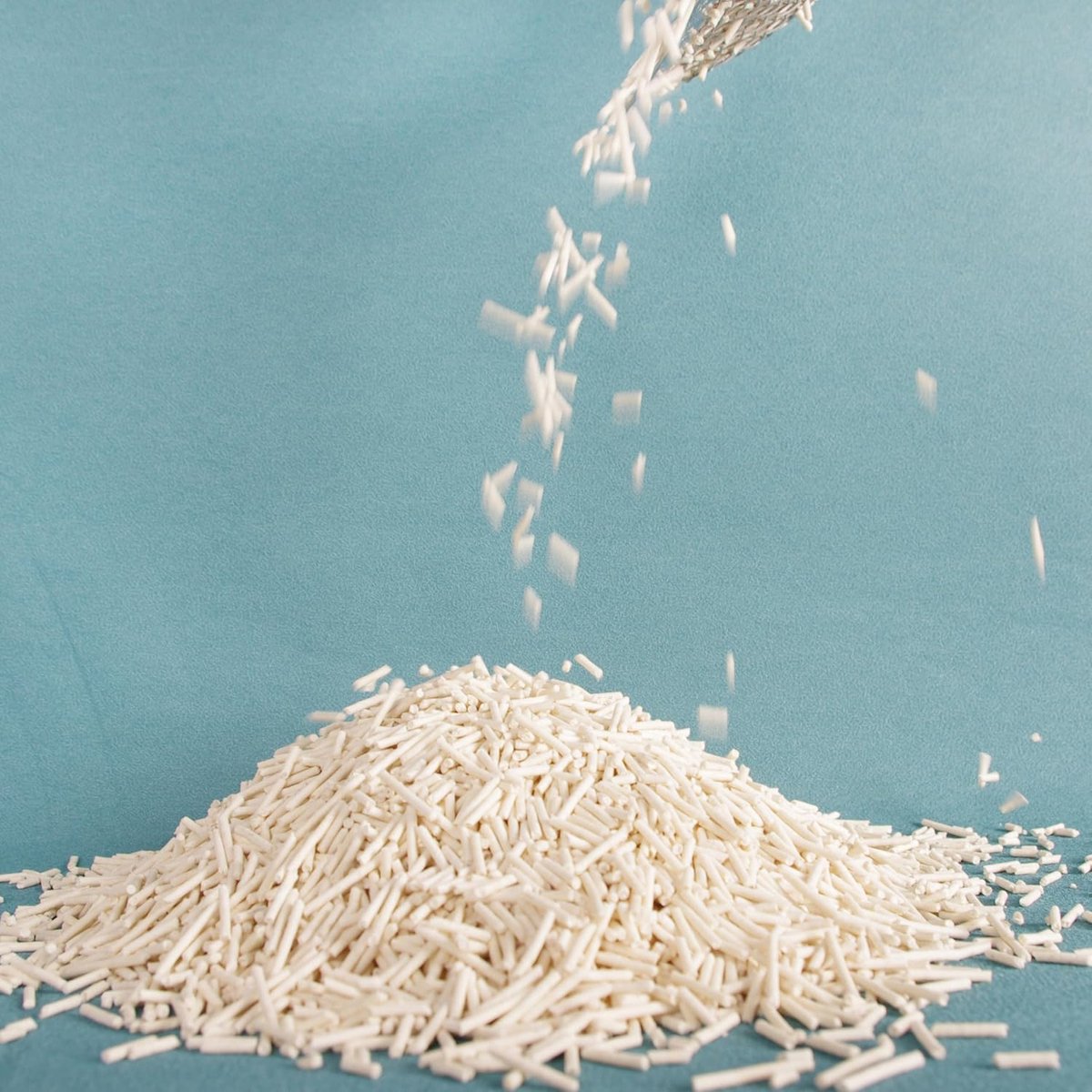 Miniatuur van productfoto 2 van Kattenbakvulling Tofu - Plakkerige korrels - Hygiënisch voor kat - Klonterend en stofvrij - 2.5 kg - Natuurlijk
